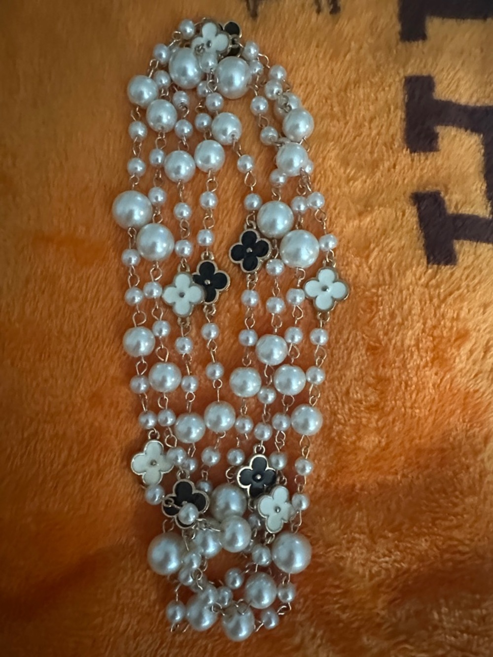 beautiful necklace 27 long new